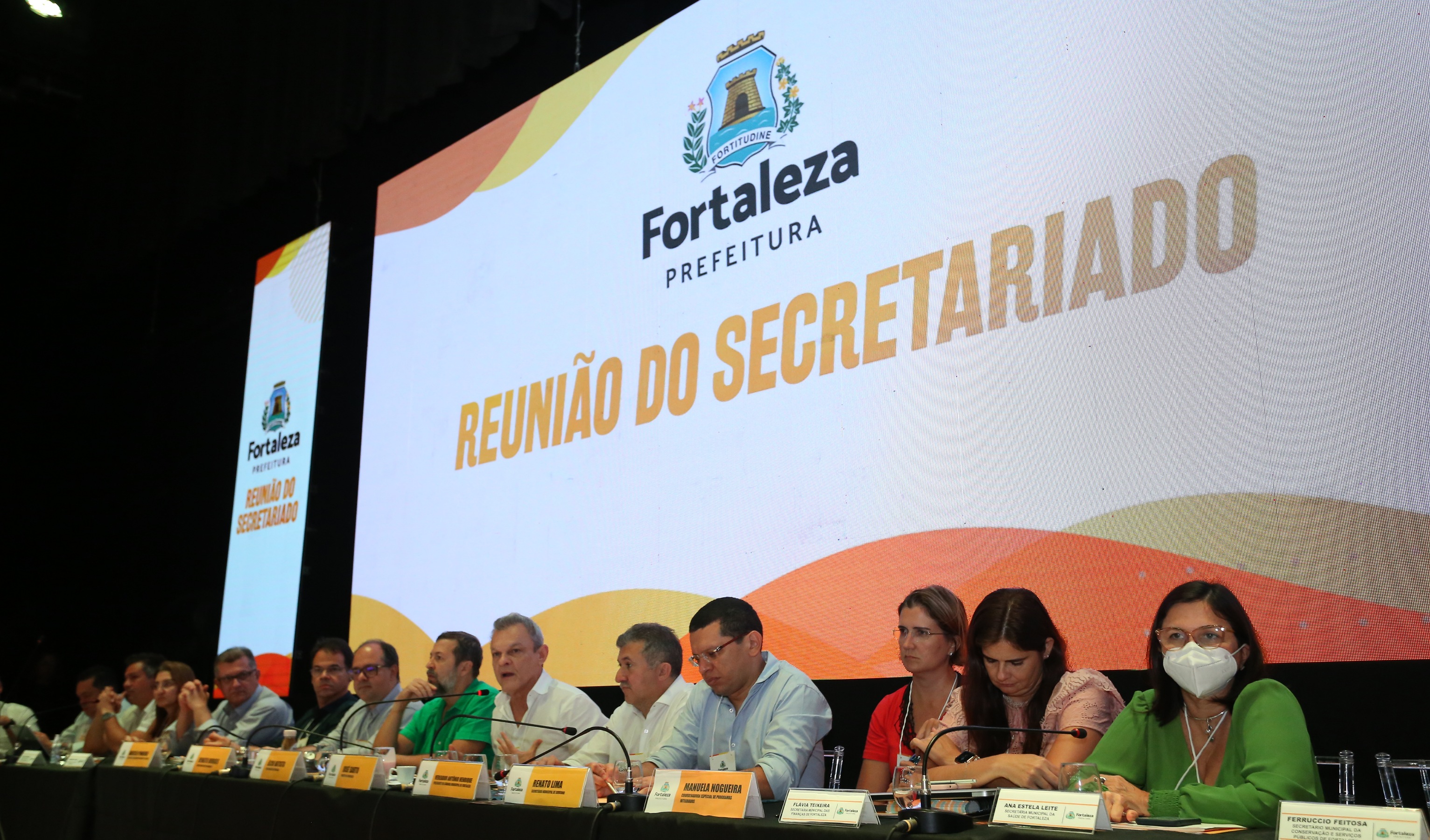 mesa da reunião de secretariado